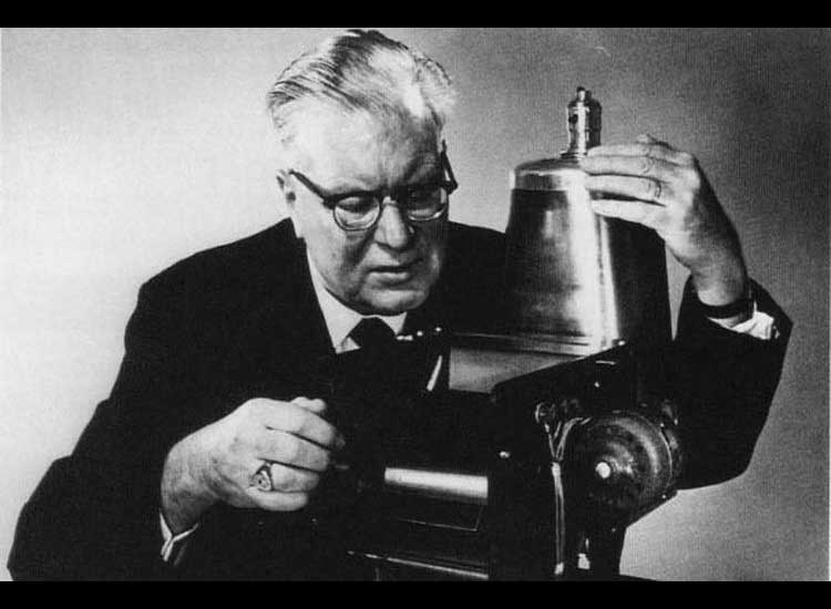 Biography of Chester Carlson, Inventor of the Photocopier